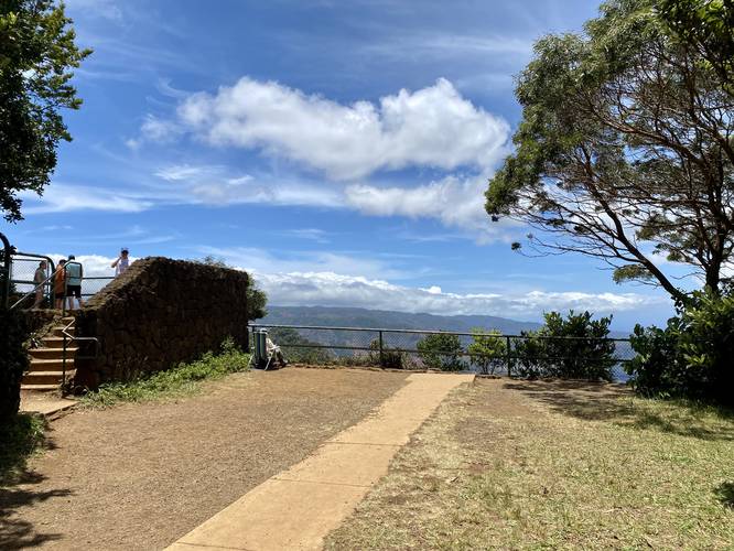 Pu'u Hinahina Lookout Trail