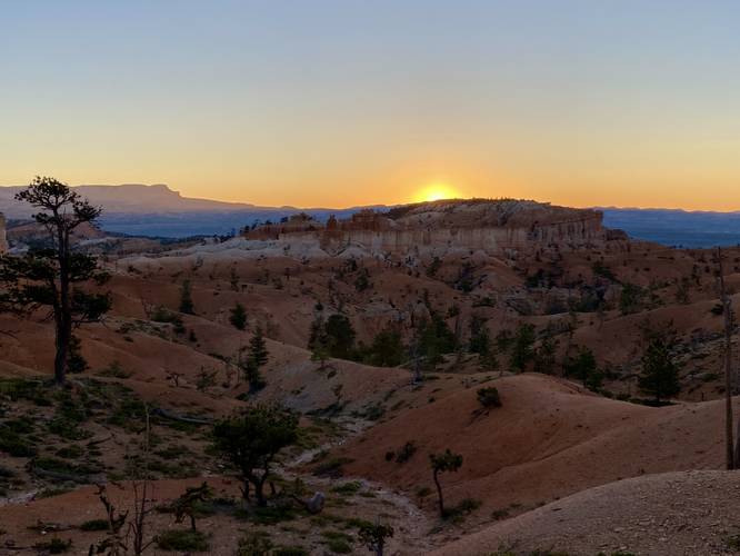 Sunrise from the Queen's Garden & Navajo Loop