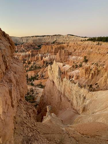 View into Bryce Canyon from the Queen's Garden Trail