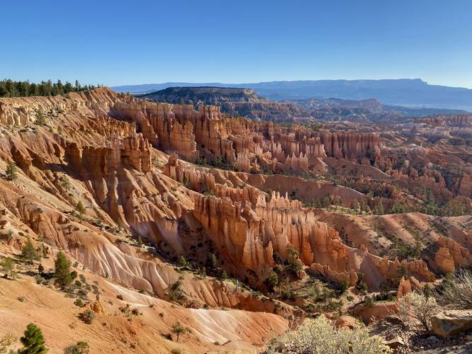 View of Bryce Canyon from the Rim Trail