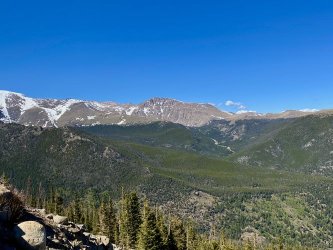 Sweeping views of Rocky Mountain National Park from Rainbow Curve Overlook