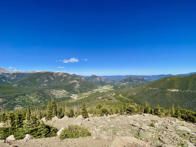 Sweeping views of Rocky Mountain National Park from Rainbow Curve Overlook