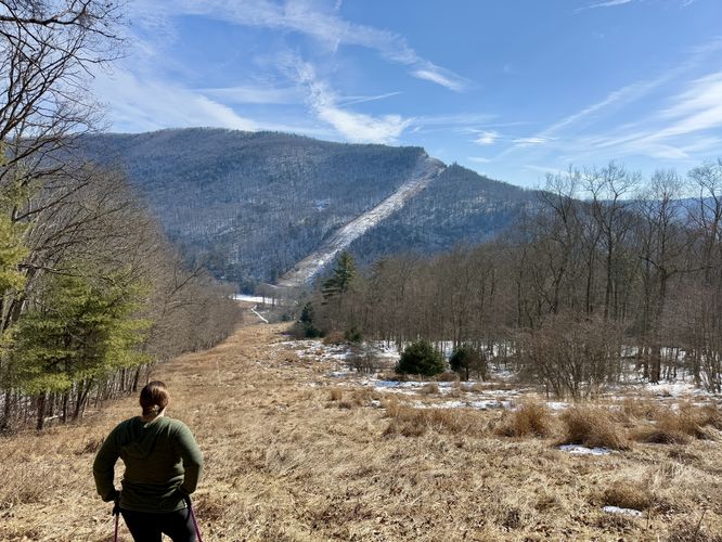 Views of Houselander Mountain from the pipeline