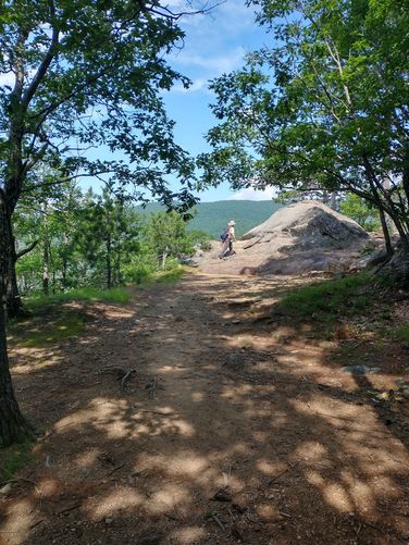 A short side hike to enjoy the views 