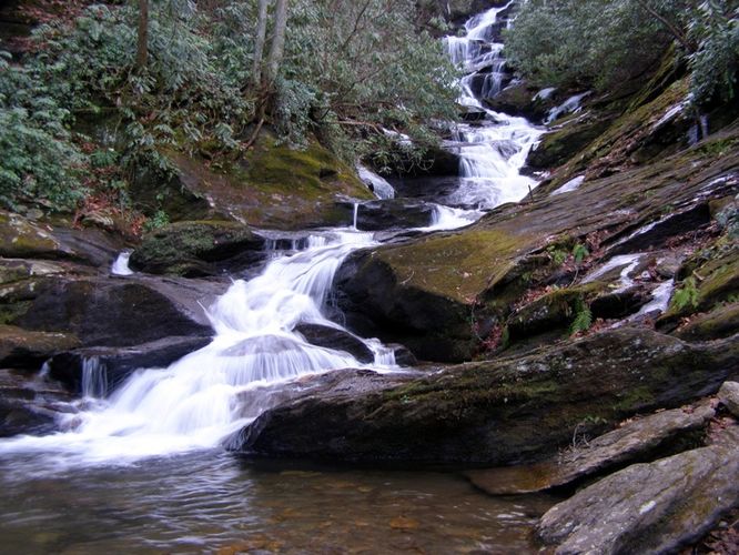 Default image for Roaring Fork Falls Hike, a 1.3-mile trail in Burnsville, NC (US)