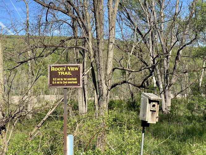 Root's View trail signage