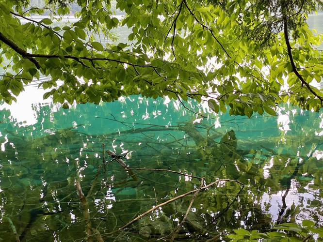 Turquoise waters of Round Lake