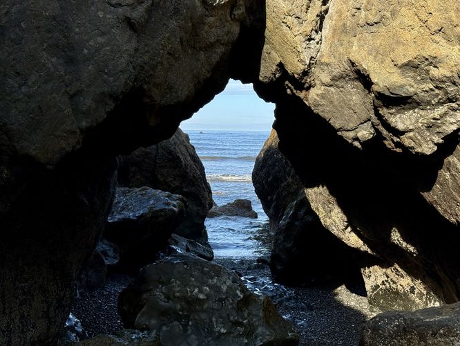 More sea stack arches with a view of the Pacific Ocean