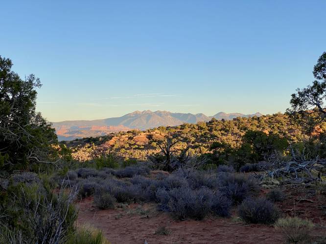 View of mountains from the Broken Arch Trail