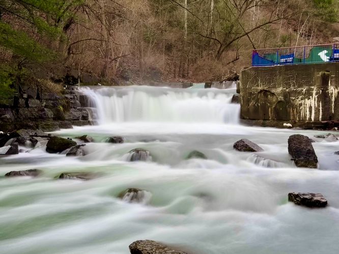 Long exposure of Cascade Falls