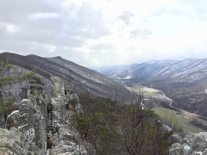 Top of Seneca Rocks facing south