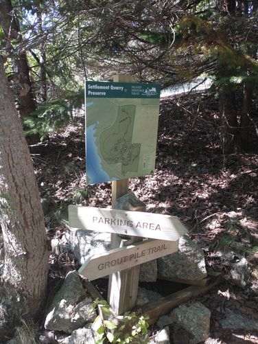 Excellent signage at trail juction