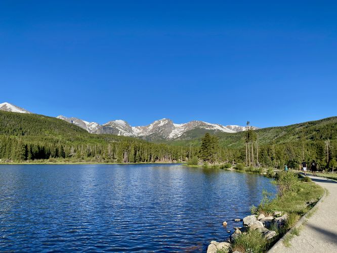 View of Sprague Lake and rocky mountains