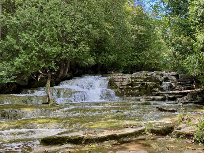 Middle cascade of Stockbridge Falls