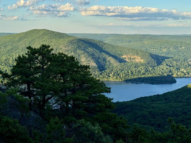Picture 39 of Storm King Mountain Hike