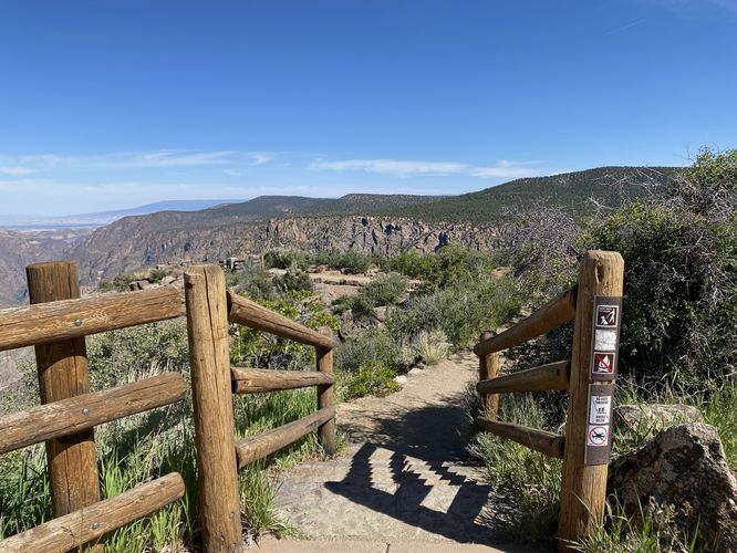 Trailhead (non-accessible) leads to Sunset View