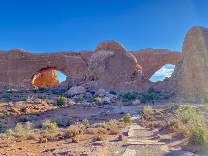  North Window Arch (left) South Window Arch (right)