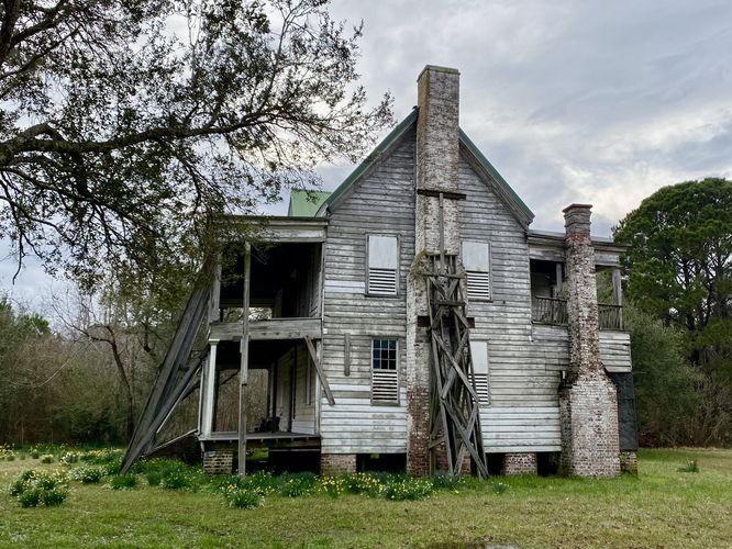 Abandoned Tibwin Plantation house