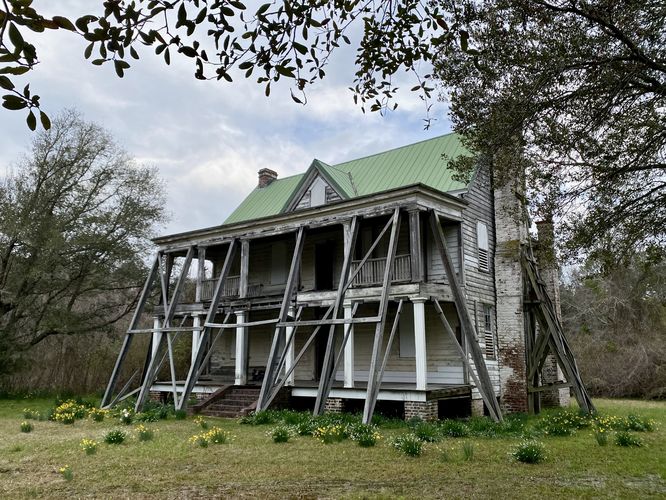 Abandoned Tibwin Plantation house