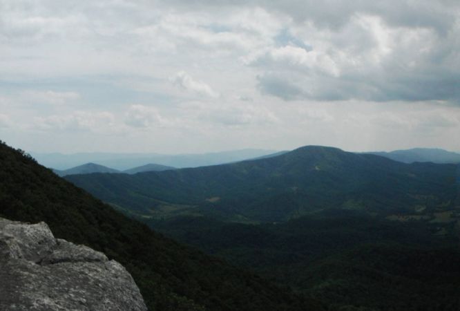 Default image for Tinker Cliffs and Andy Layne Trail, a 7.1-mile trail in Troutville, VA (US)