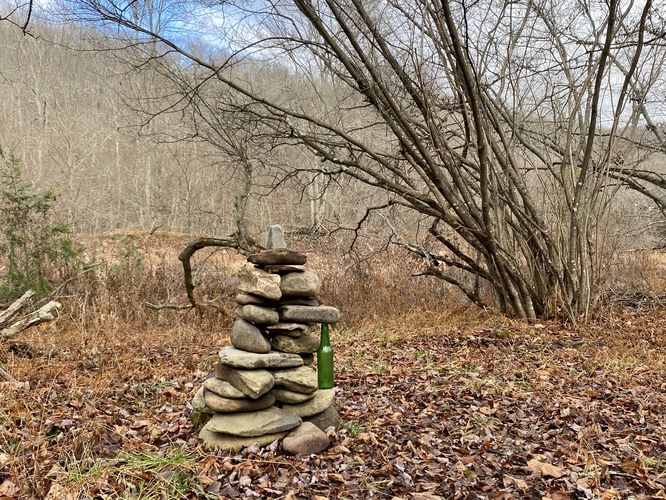 Fishermans' Cairn for Tioga River access