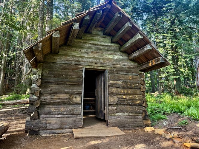 Eclaine Longmire cabin (1888)