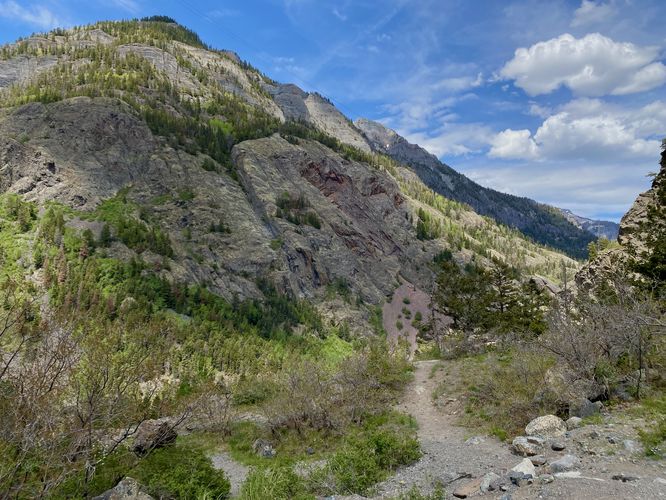 Trailhead leads down to Uncompahgre Falls