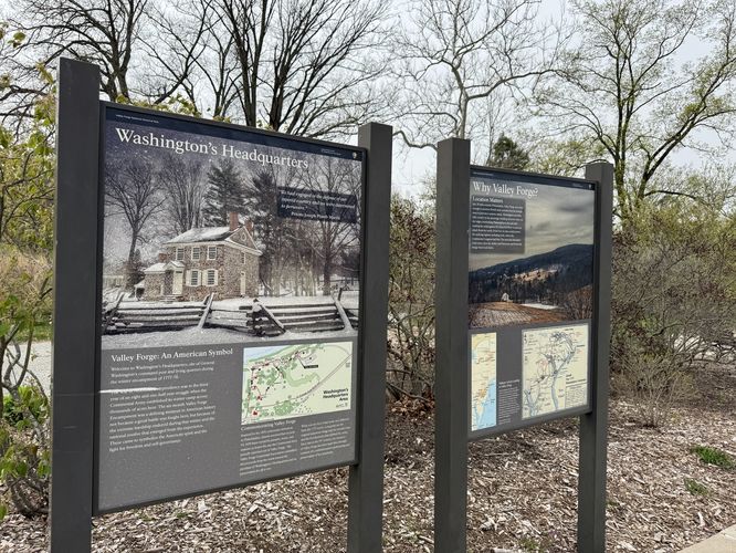 Trailhead kiosk at Washington's Headquarters