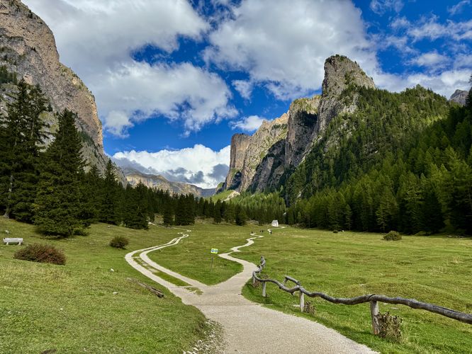 Default image for Vallunga (Langental) Hike, a 4.2-mile trail in Selva di Val Gardena, AA (IT)