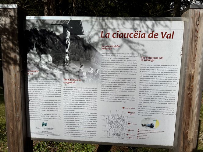 Limestone Kiln in Vallunga historical information sign