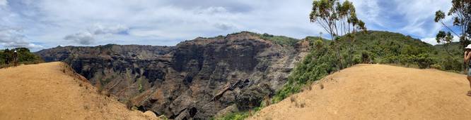 Panoramic view along the Canyon Trail peering down 1,200-feet into Waimea Canyon