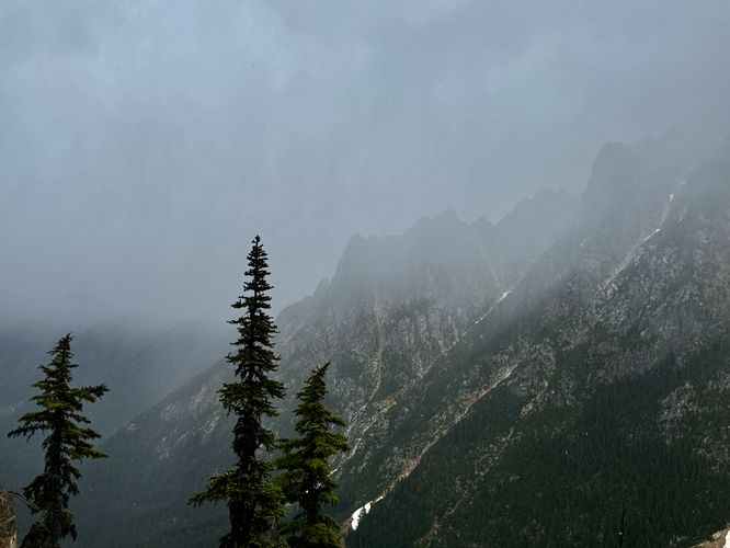 Picture 11 of Washington Pass Overlook