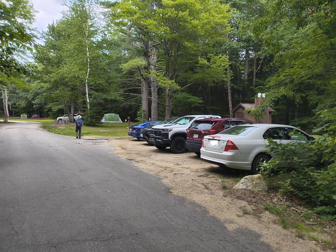 Limited parking for day hikers