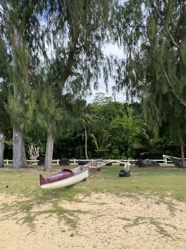 Private single hull / single outrigger boat on the shores of Anini Beach
