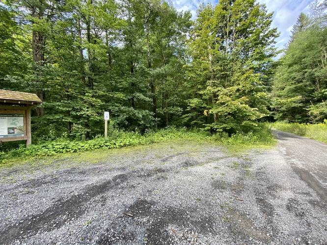 Yatesville Falls trailhead / road