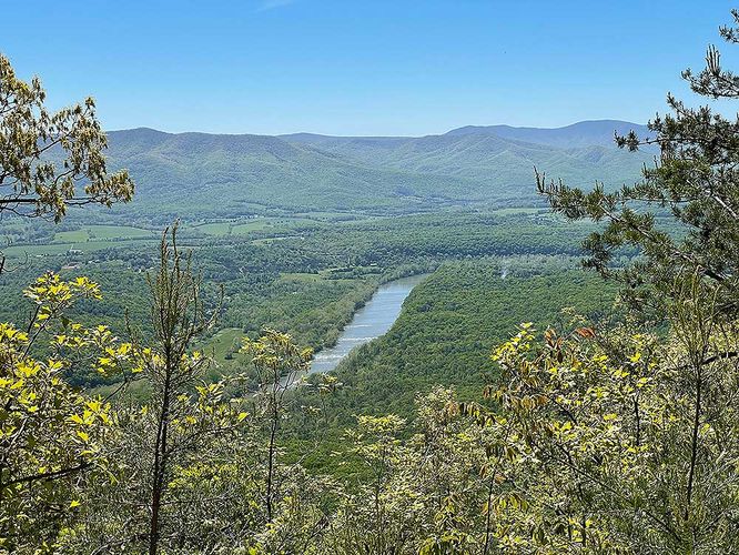 Default image for Yoda Overlook Hike, a 4.9-mile trail in Luray, VA (US)